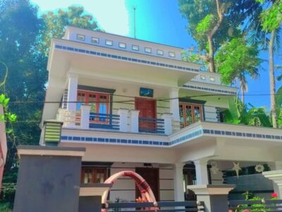 ചങ്ങനാശ്ശേരി നാലുകോടിക്ക് സമീപം 5 സെന്റ് സ്ഥലം 2000 sqft 4 ബെഡ്‌റൂം 4 അറ്റാച്ഡ് വീട്